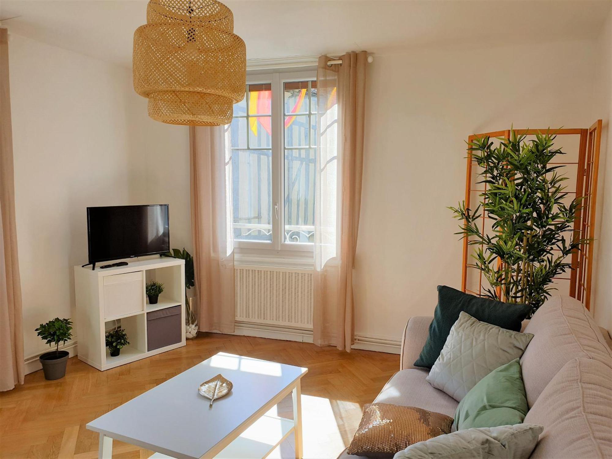 Hyper Centre Joigny, Tres Lumineux Appartement Joigny